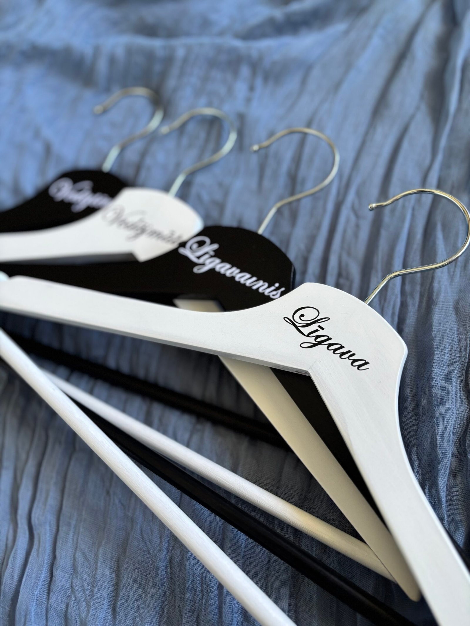 Kāzu pakaramie dažādās krāsās