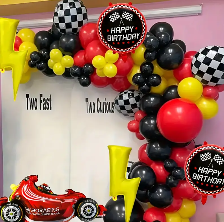 Sacīkšu auto balonu komplekts